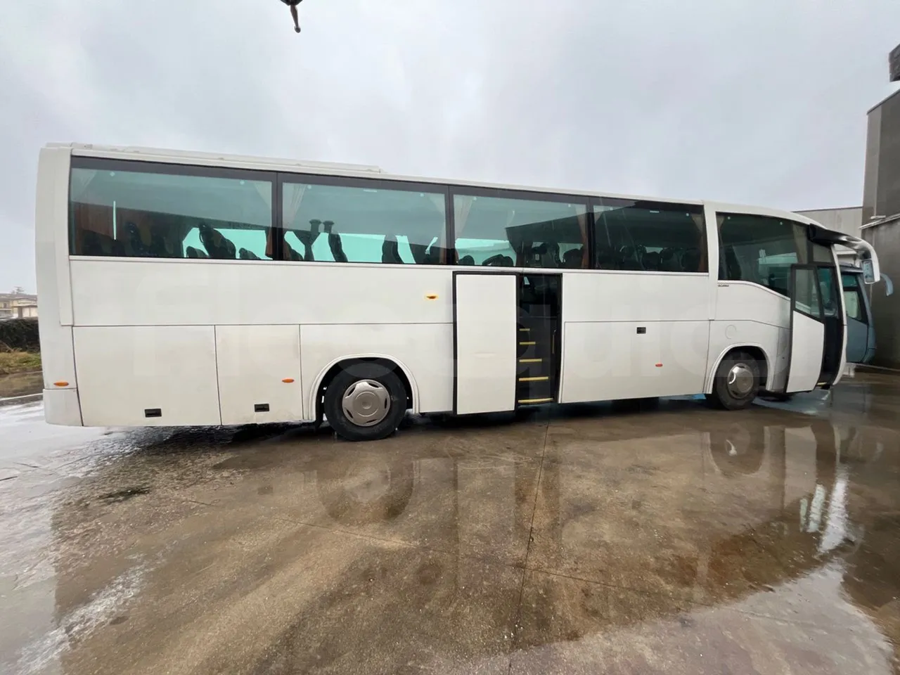 Irizar Scania K400 - EUR5 - 294kW - 12m - right side doors open
