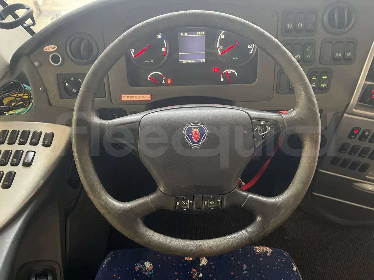 Irizar Scania K400 - EUR5 - 294kW - 12m - steering wheel photo