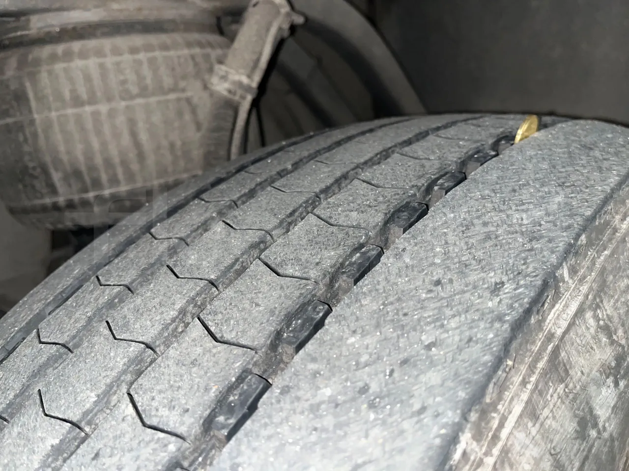 Irizar Scania K400 - EUR5 - 294kW - 12m - front left tire measurements