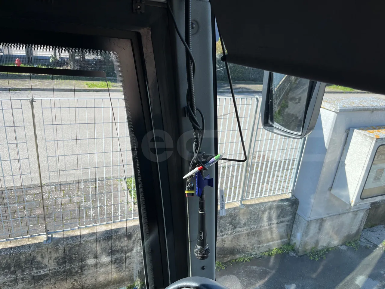 Irisbus 397E.12 LBMA036B-397E.12 - Euro5 - 331kW - 12.410mt - driver microphone accessories photo