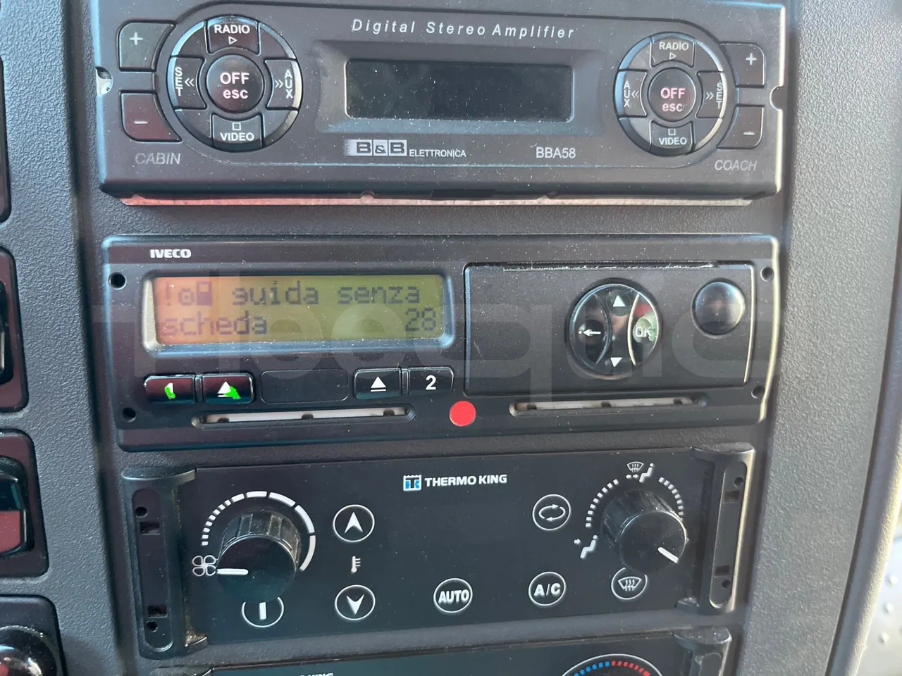 Irisbus 397E.12 LBMA036B-397E.12 - Euro5 - 331kW - 12.410mt - radio accessories photo