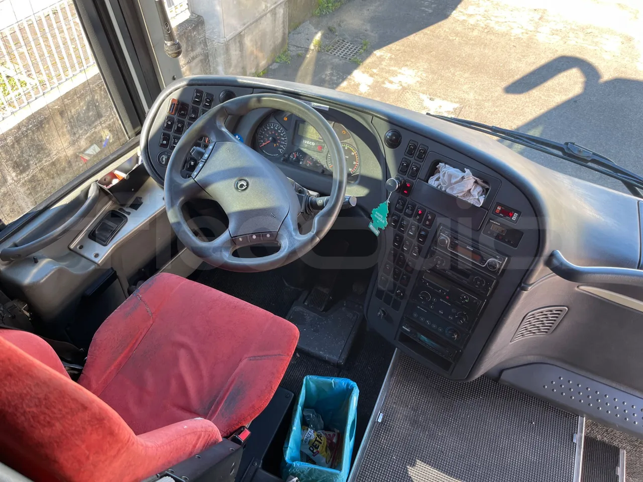 Irisbus 397E.12 LBMA036B-397E.12 - Euro5 - 331kW - 12.410mt - buttons panels on