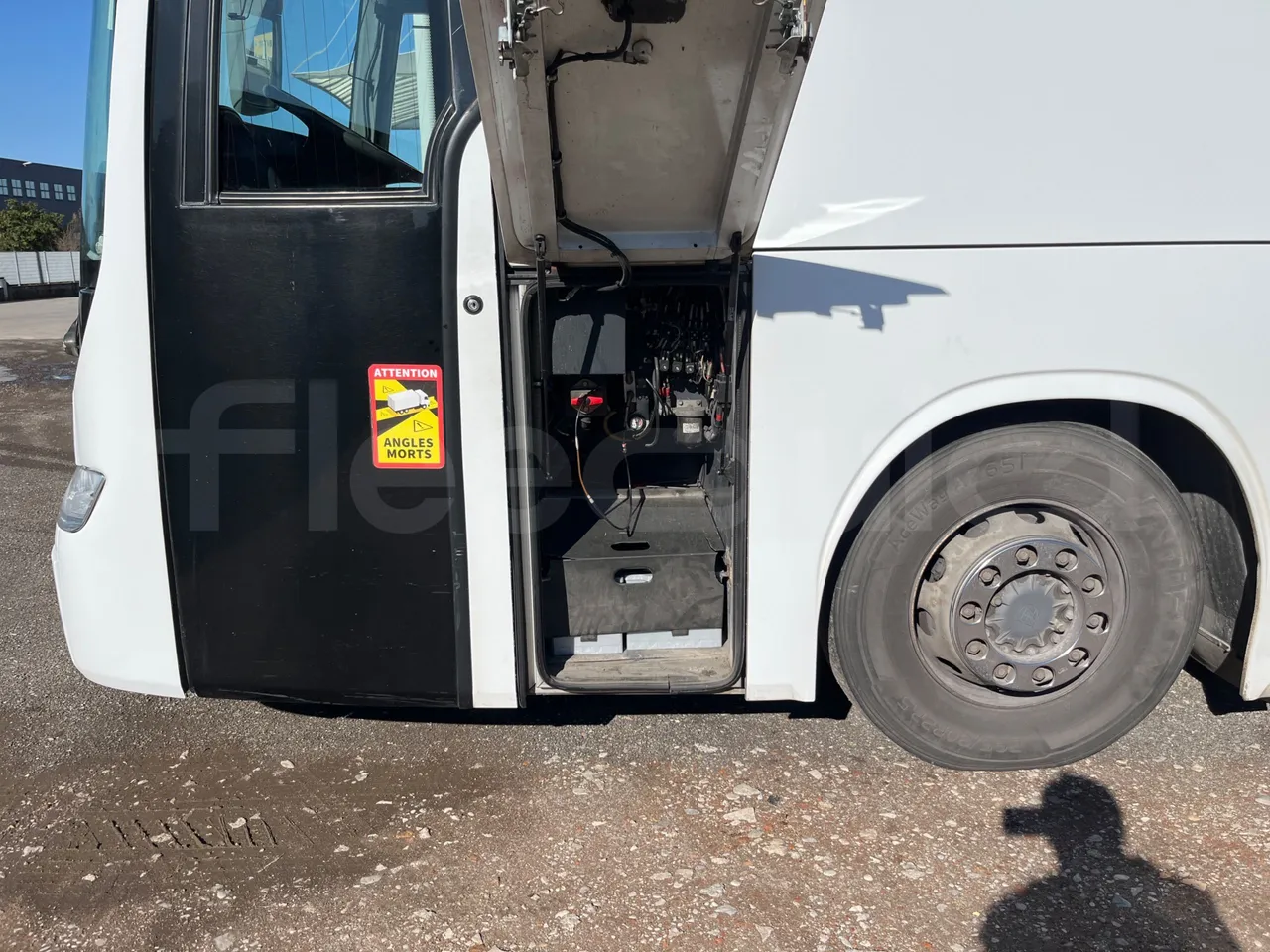 Irisbus 397E.12 LBMA036B-397E.12 - Euro5 - 331kW - 12.410mt - external compartments photo