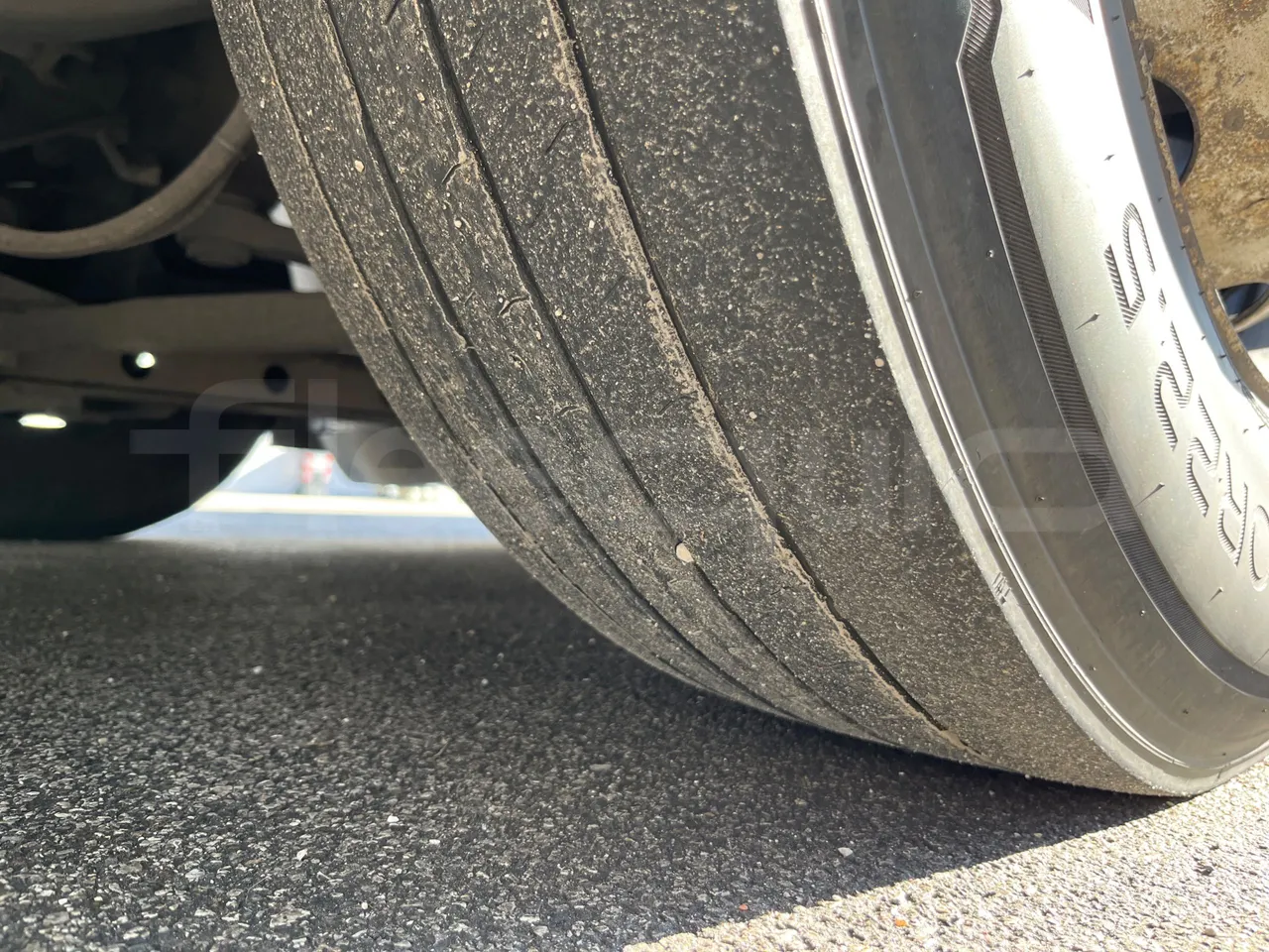 Irisbus 397E.12 LBMA036B-397E.12 - Euro5 - 331kW - 12.410mt - tread condition second axle tires right