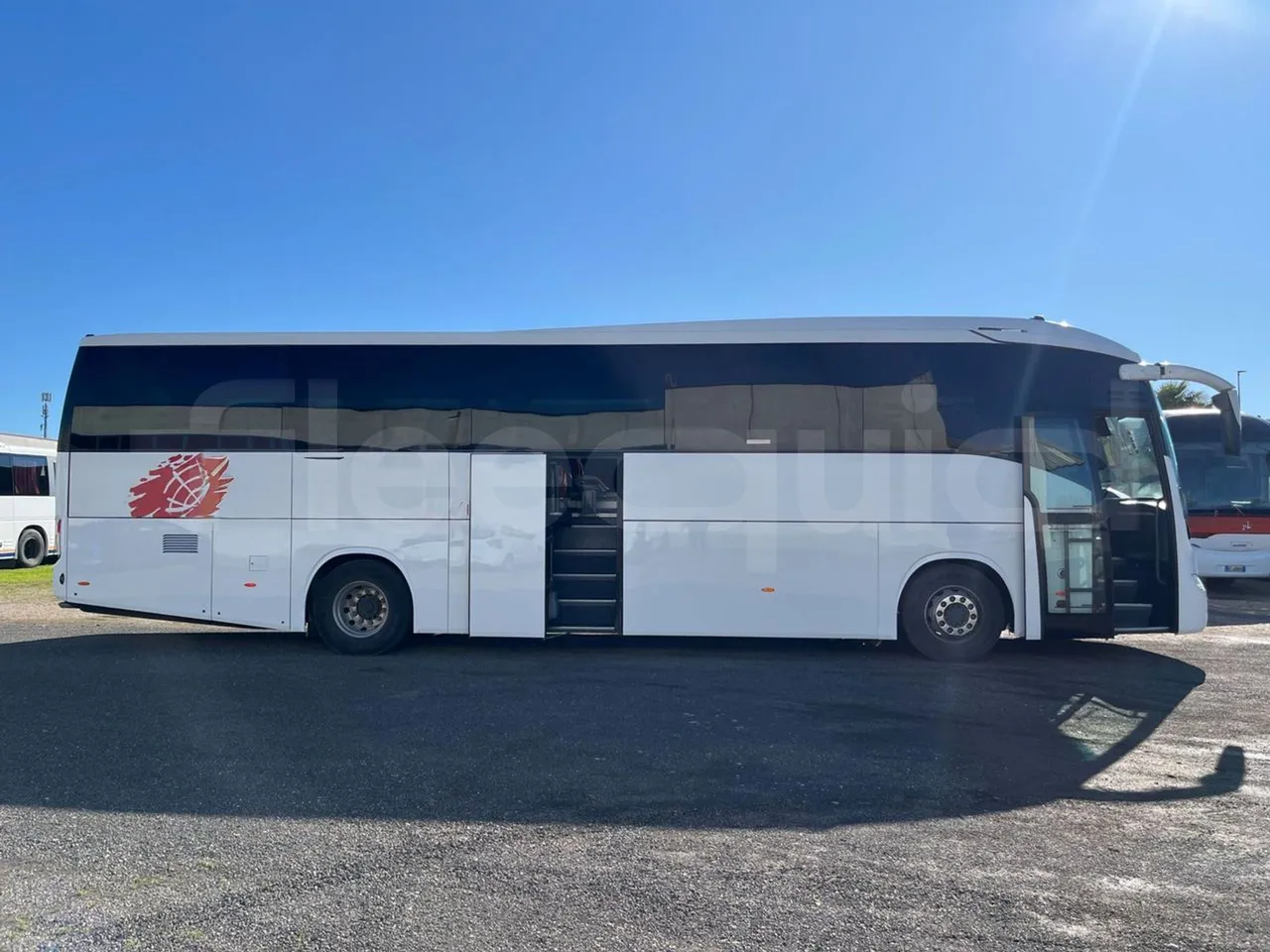 Irisbus 397E.12 LBMA036B-397E.12 - Euro5 - 331kW - 12.410mt - right side doors open