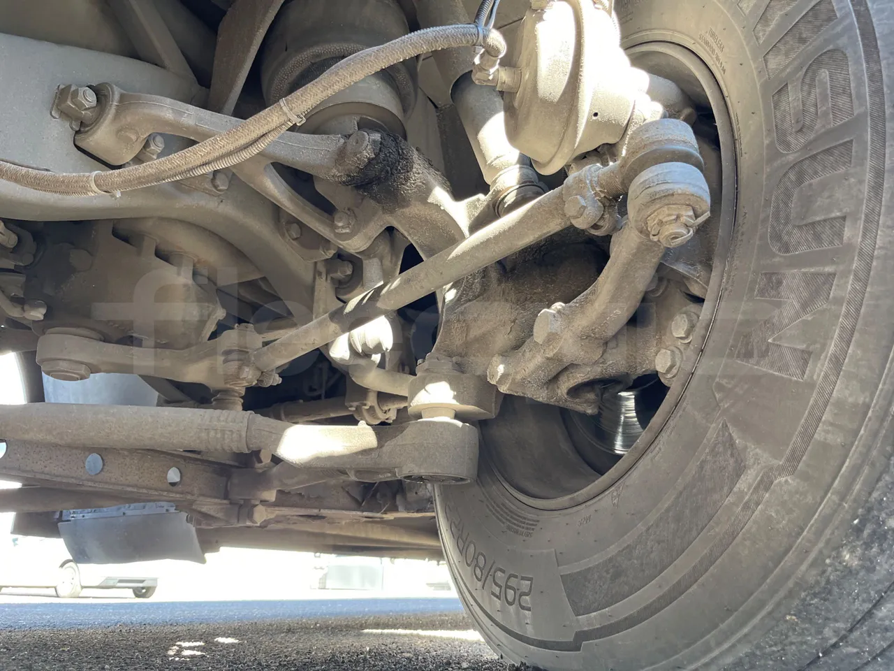 Irisbus 397E.12 LBMA036B-397E.12 - Euro5 - 331kW - 12.410mt - front axle left side