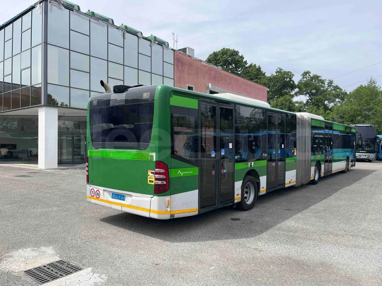 Mercedes-Benz Citaro G 0530 - Euro5 - 260kW - 17.940mt - 3/4 right rear doors closed