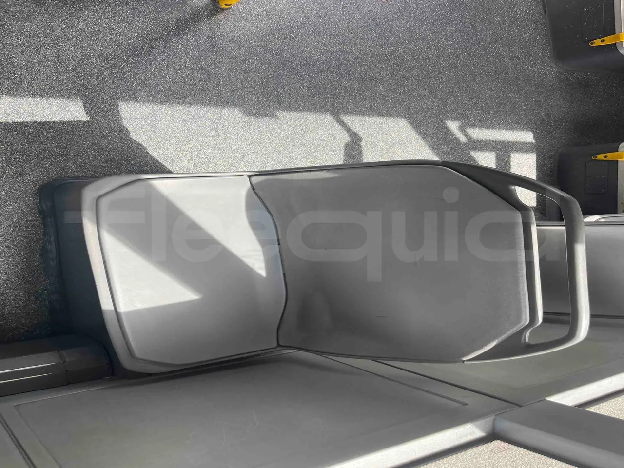 Mercedes-Benz Citaro G 0530 - Euro5 - 260kW - 17.940mt - armrest detail photo