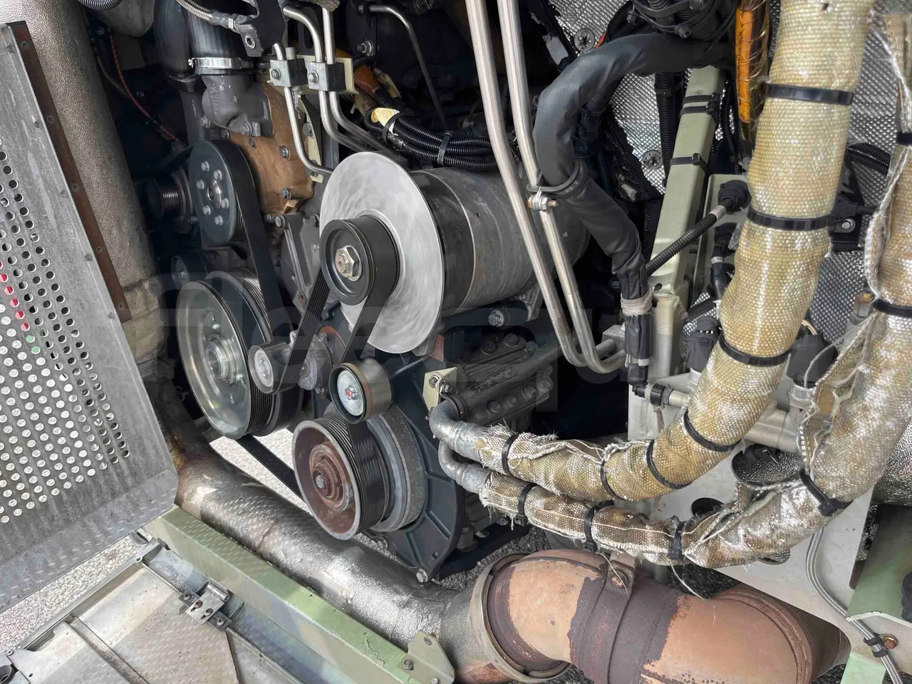 Mercedes-Benz Citaro G 0530 - Euro5 - 260kW - 17.940mt - air conditioning compressor