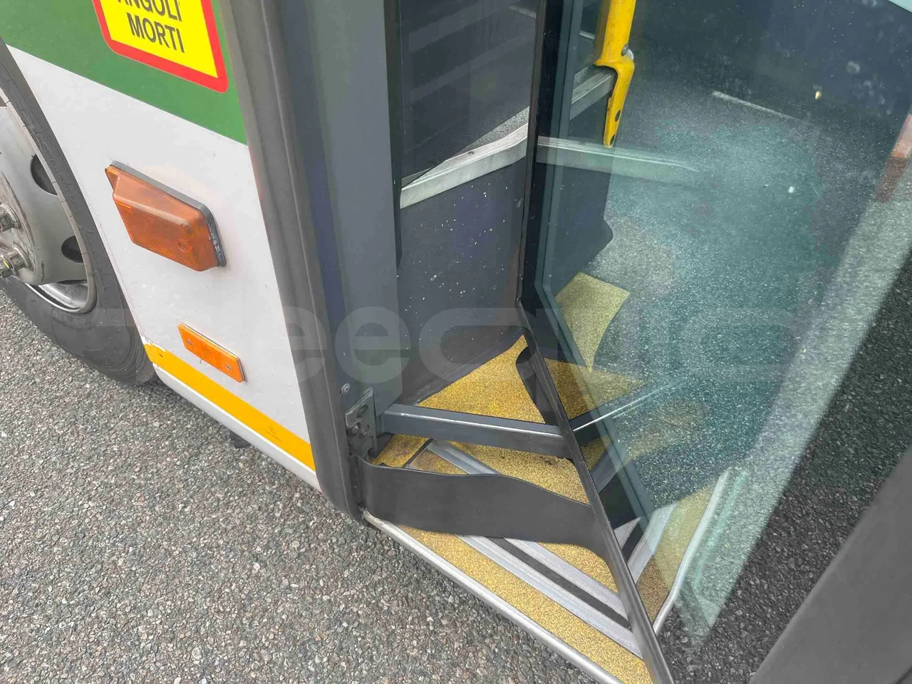 Mercedes-Benz Citaro G 0530 - Euro5 - 260kW - 17.940mt - door mechanism photo