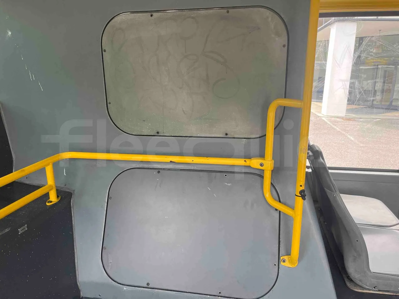 Mercedes-Benz Citaro G 0530 - Euro5 - 260kW - 17.940mt - floor hatches photo