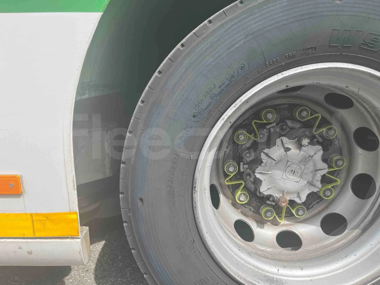 Mercedes-Benz Citaro G 0530 - Euro5 - 260kW - 17.940mt - tread condition front tires right