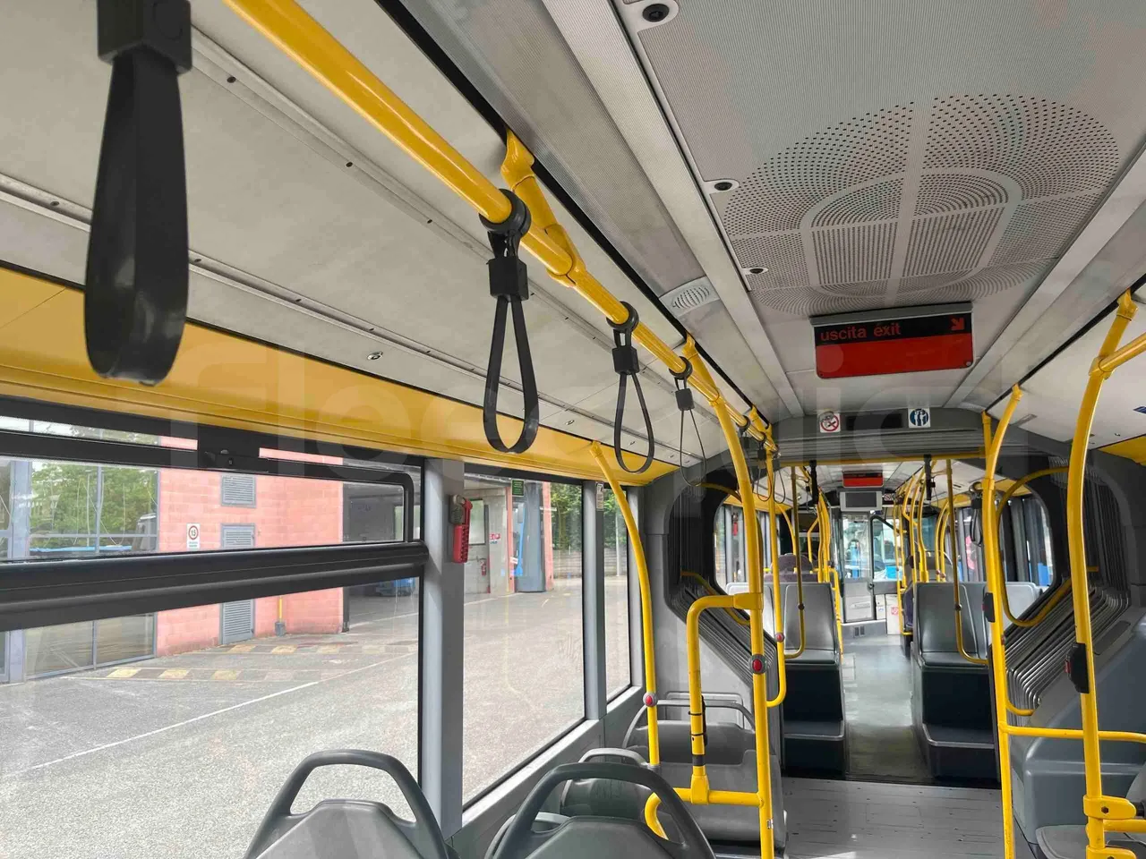 Mercedes-Benz Citaro G 0530 - Euro5 - 260kW - 17.940mt - overhead compartments photo