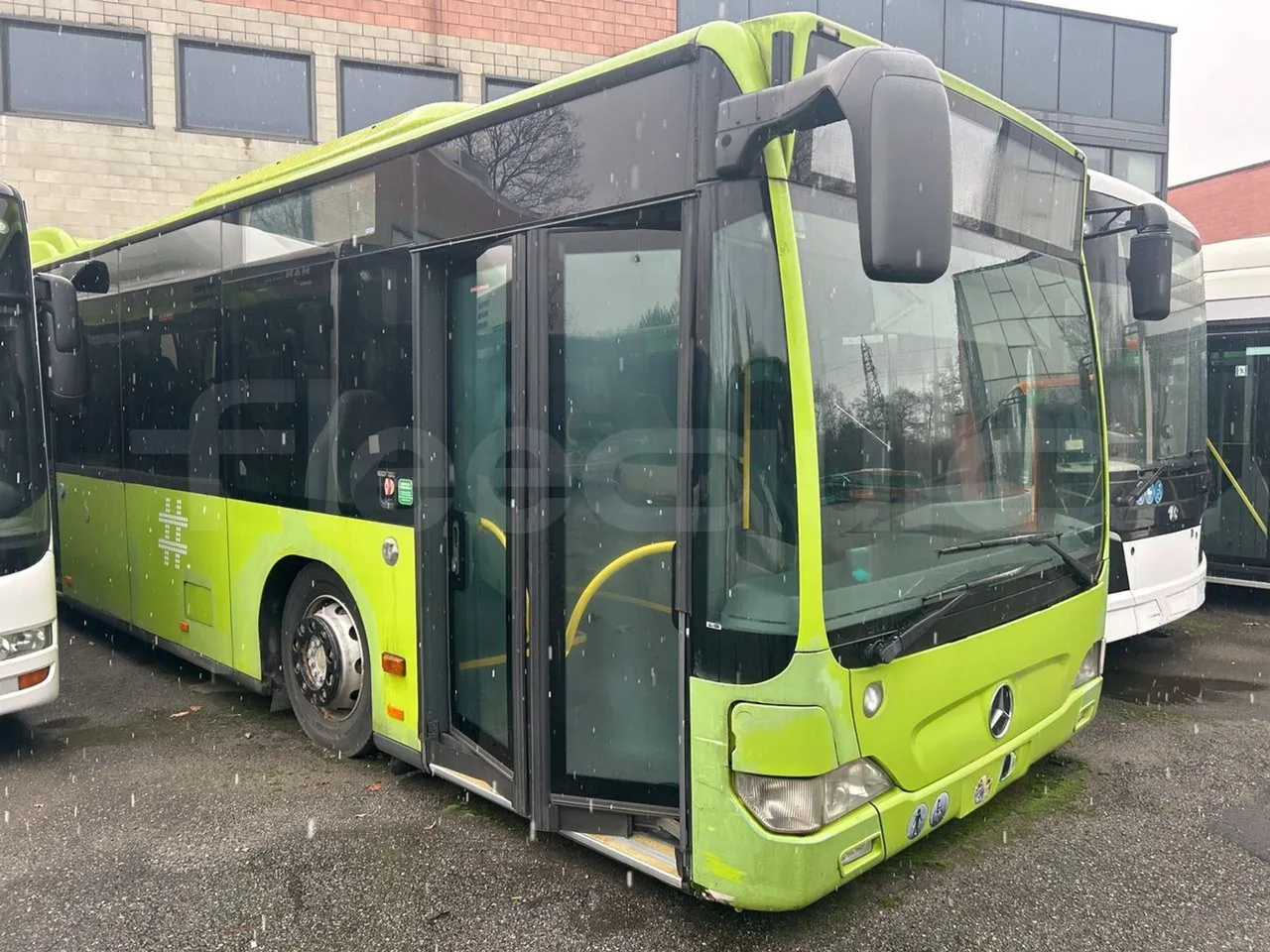 Mercedes-Benz Citaro O 530 LE - Euro5 - 220kW - 13.057mt - 3/4 front right doors