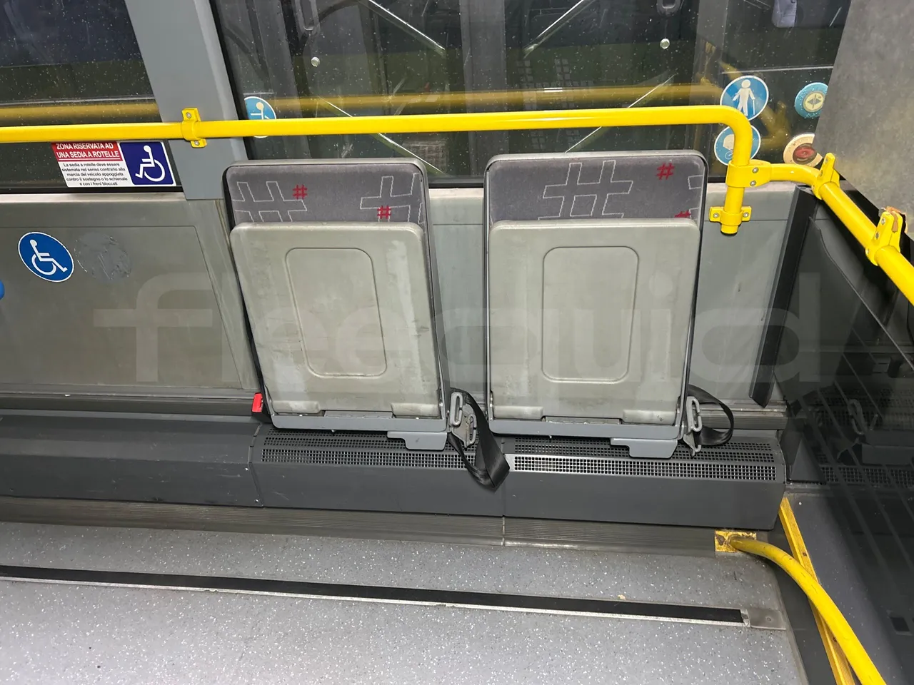 Mercedes-Benz Citaro O 530 LE - Euro5 - 220kW - 13.057mt - folding seat photo