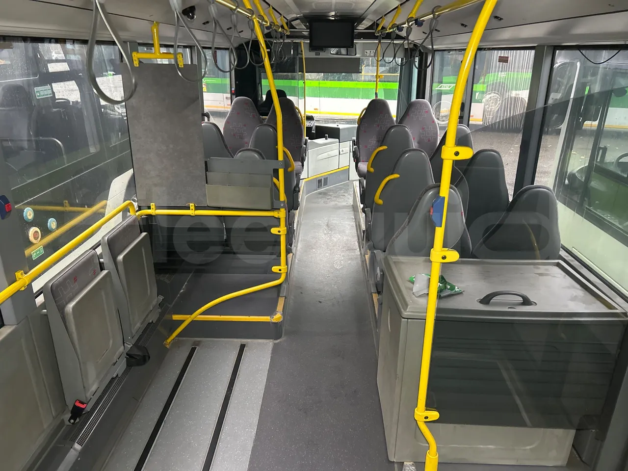 Mercedes-Benz Citaro O 530 LE - Euro5 - 220kW - 13.057mt - forward view middle aisle