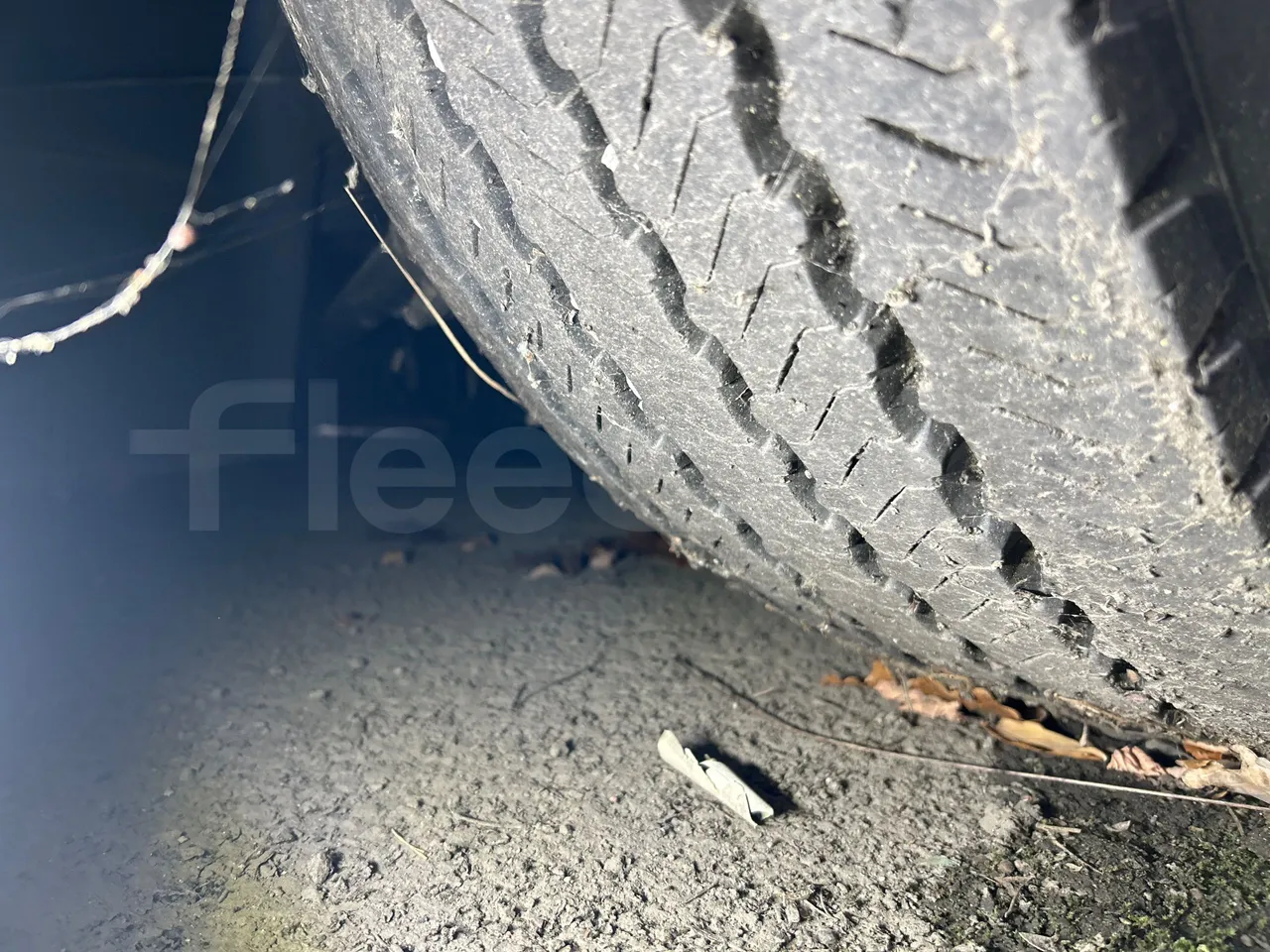 Mercedes-Benz Citaro O 530 LE - Euro5 - 220kW - 13.057mt - tread condition front tires left