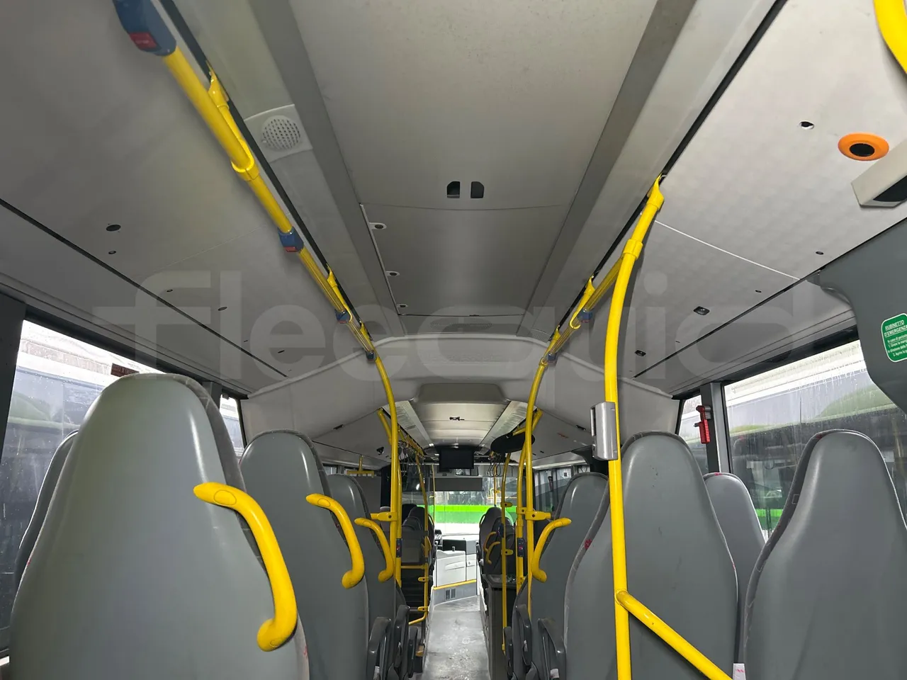 Mercedes-Benz Citaro O 530 LE - Euro5 - 220kW - 13.057mt - overhead compartments photo
