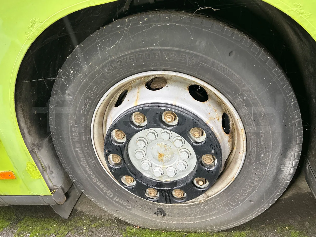 Mercedes-Benz Citaro O 530 LE - Euro5 - 220kW - 13.057mt - front left tire measurements