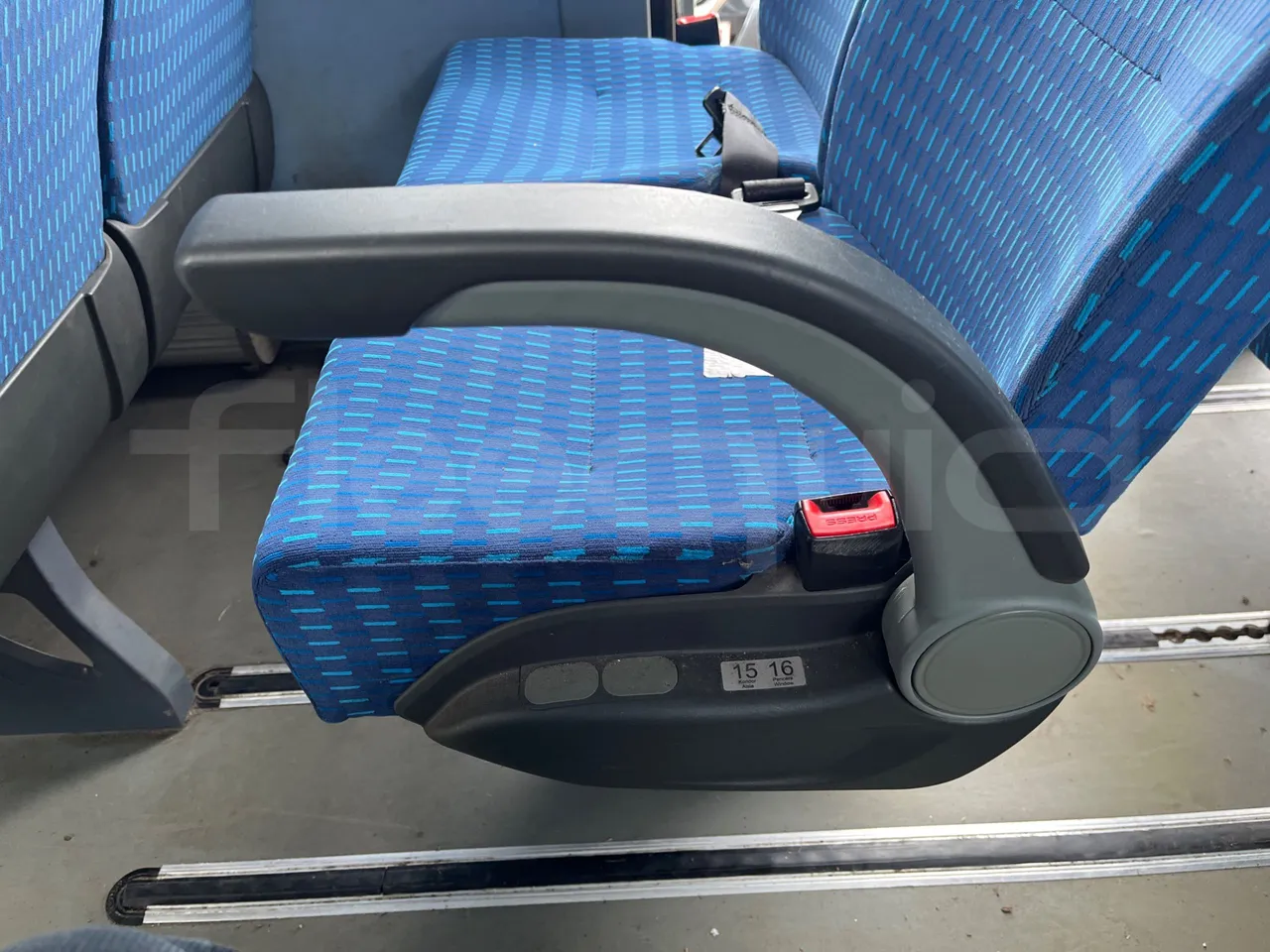 Isuzu Turquoise Q-Bus31 - EUR6 - armrest detail photo
