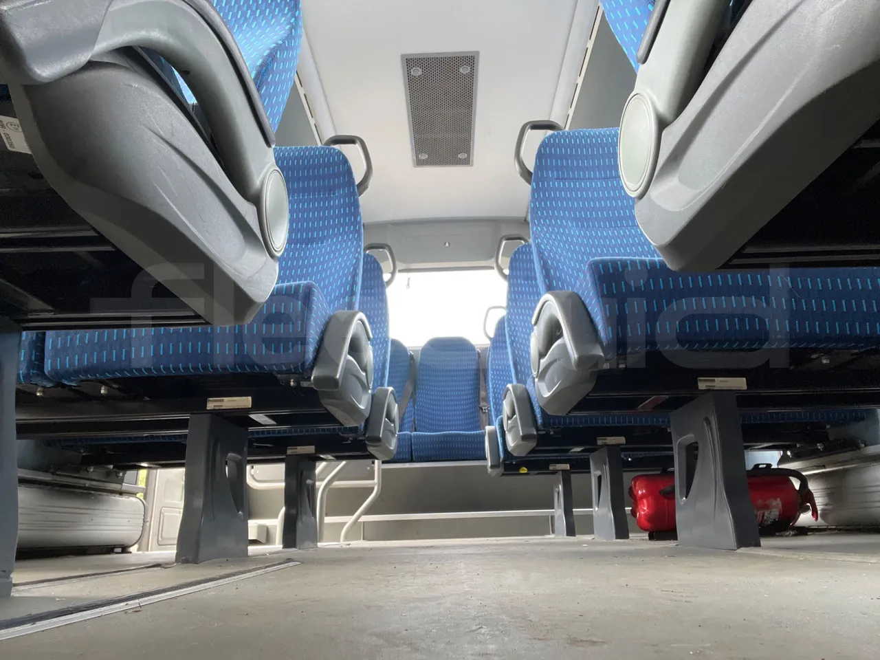 Isuzu Turquoise Q-Bus31 - EUR6 - seat brackets photo