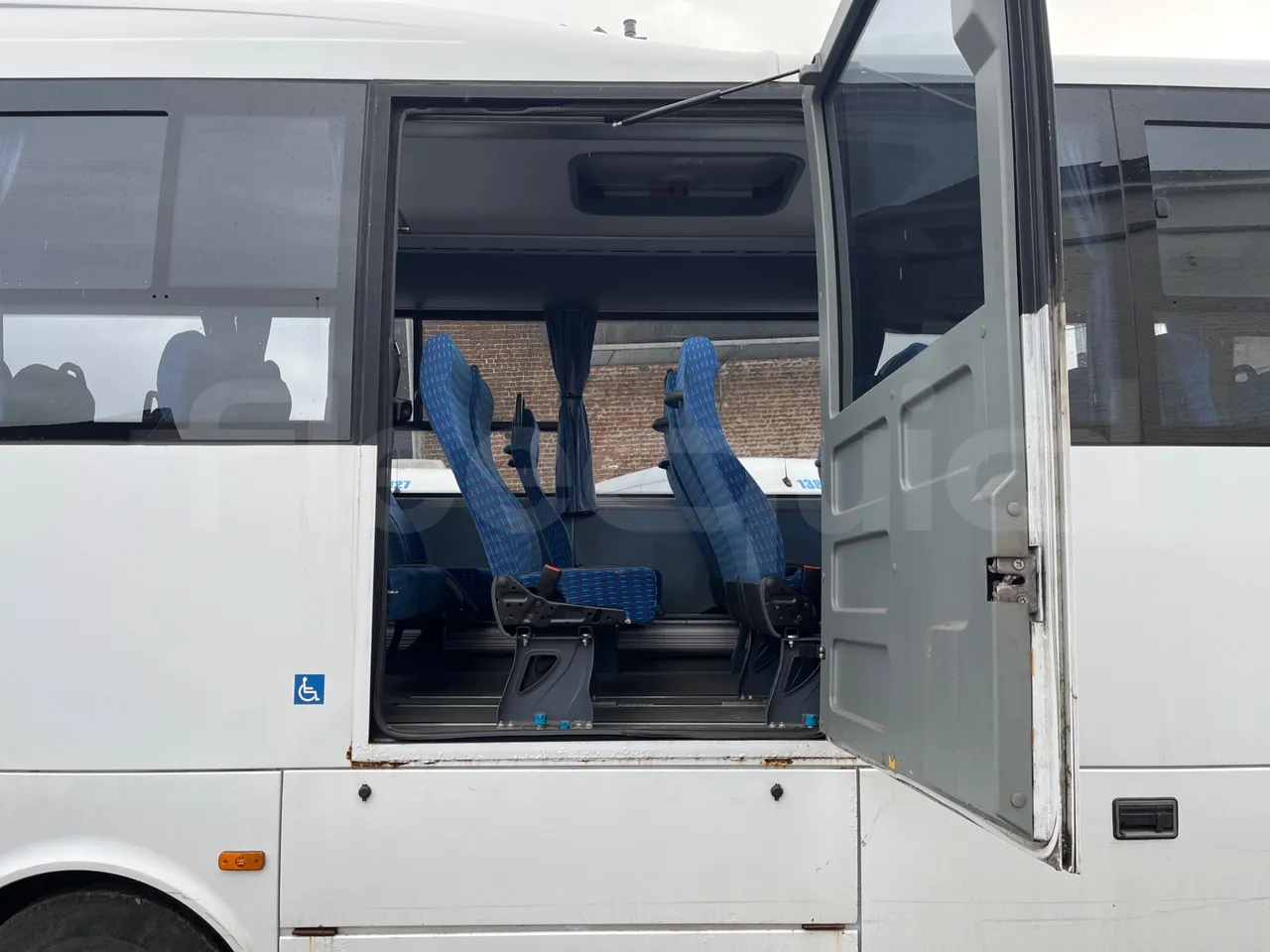 Isuzu Turquoise Q-Bus31 - EUR6 - disabled area photo