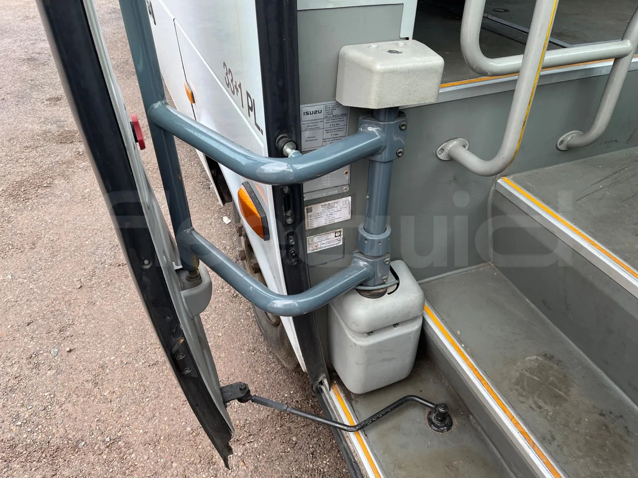 Isuzu Turquoise Q-Bus31 - EUR6 - door mechanism photo