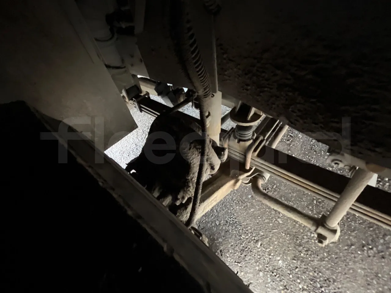 Isuzu Turquoise Q-Bus31 - EUR6 - front shock absorbers right