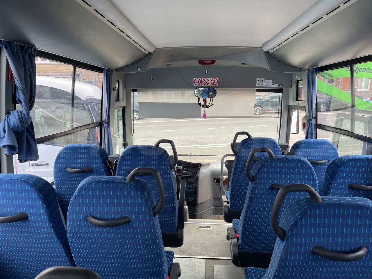 Isuzu Turquoise Q-Bus31 - EUR6 - forward view middle aisle