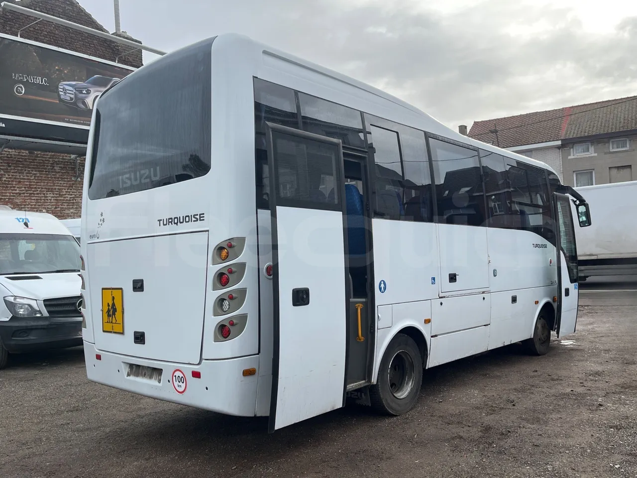 Isuzu Turquoise Q-Bus31 - EUR6 - rear hatch open