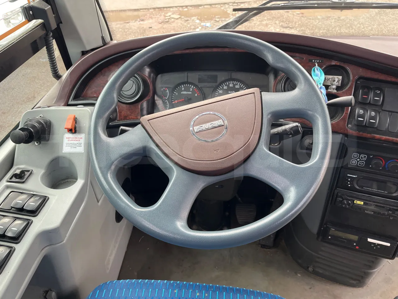 Isuzu Turquoise Q-Bus31 - EUR6 - steering wheel photo