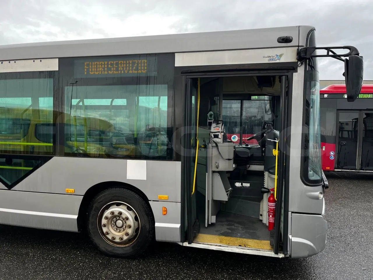 Heuliez GX127 GX 127 - Euro 5 - 194 kW - 10.645 mt - front door 1 open