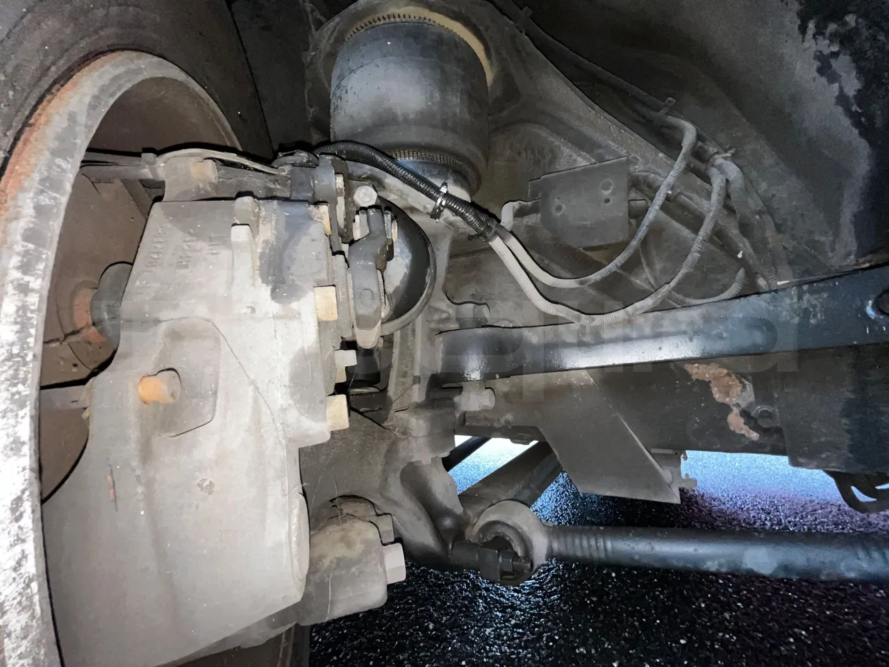 Heuliez GX127 GX 127 - Euro 5 - 194 kW - 10.645 mt - front air springs right