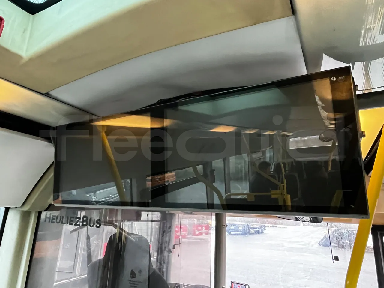 Heuliez GX127 GX 127 - Euro 5 - 194 kW - 10.645 mt - power outlets detail