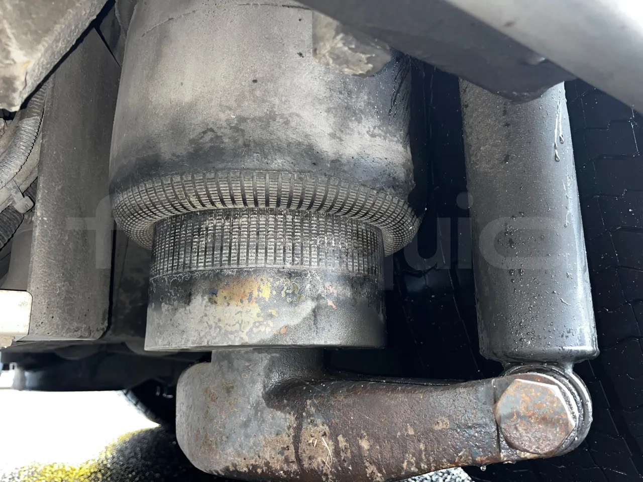 Heuliez GX127 GX 127 - Euro 5 - 194 kW - 10.645 mt - axle 2 shock absorbers 1 left