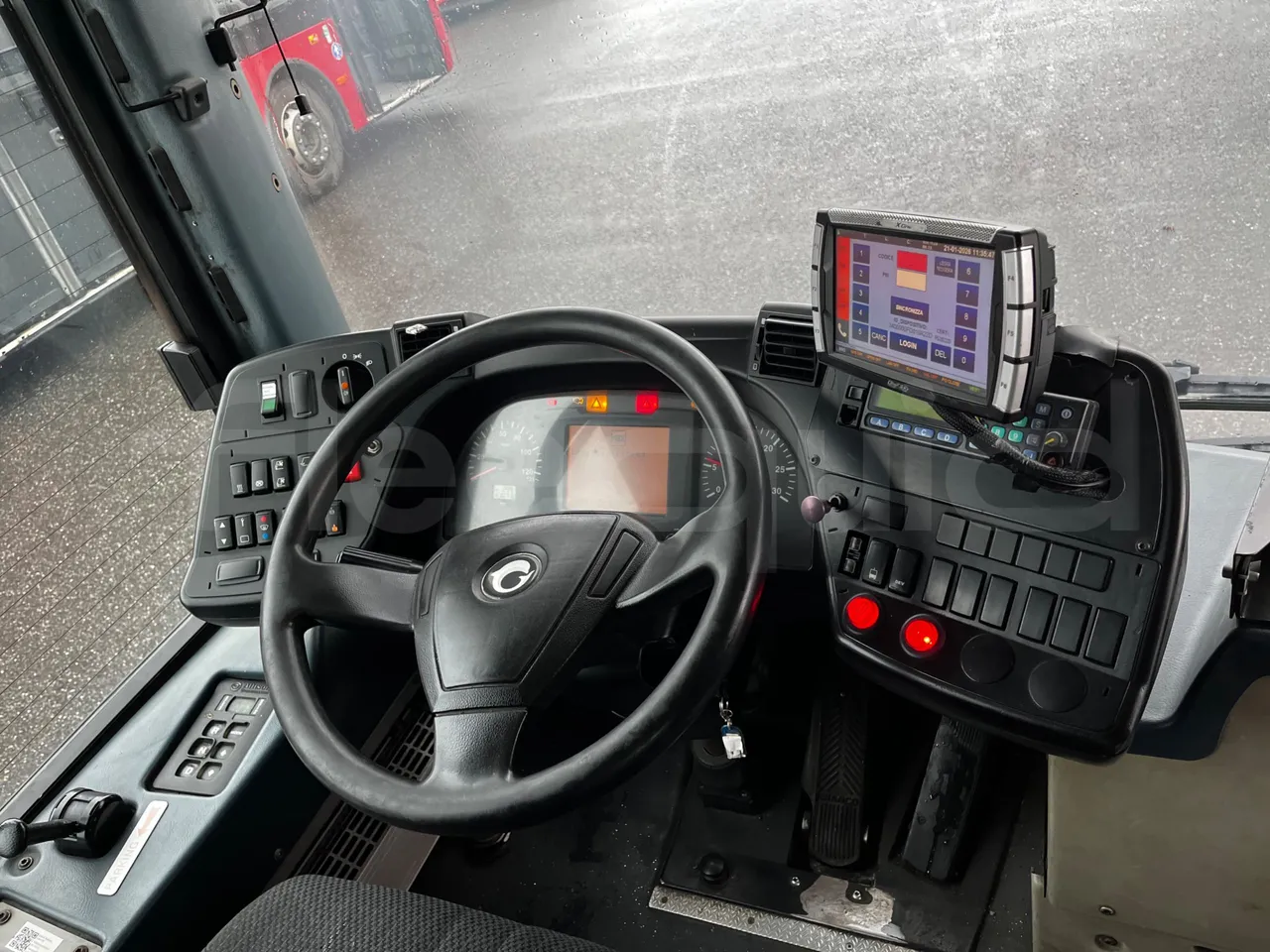 Heuliez GX127 GX 127 - Euro 5 - 194 kW - 10.645 mt - steering wheel photo