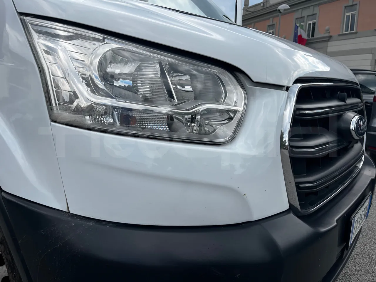 Ford Transit FBD - Euro 6 - 125 kW - 6.704 mt - front door 1 open