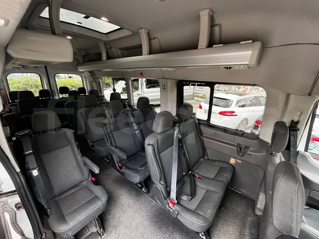 Ford Transit FBD - Euro 6 - 125 kW - 6.704 mt - armrest detail photo