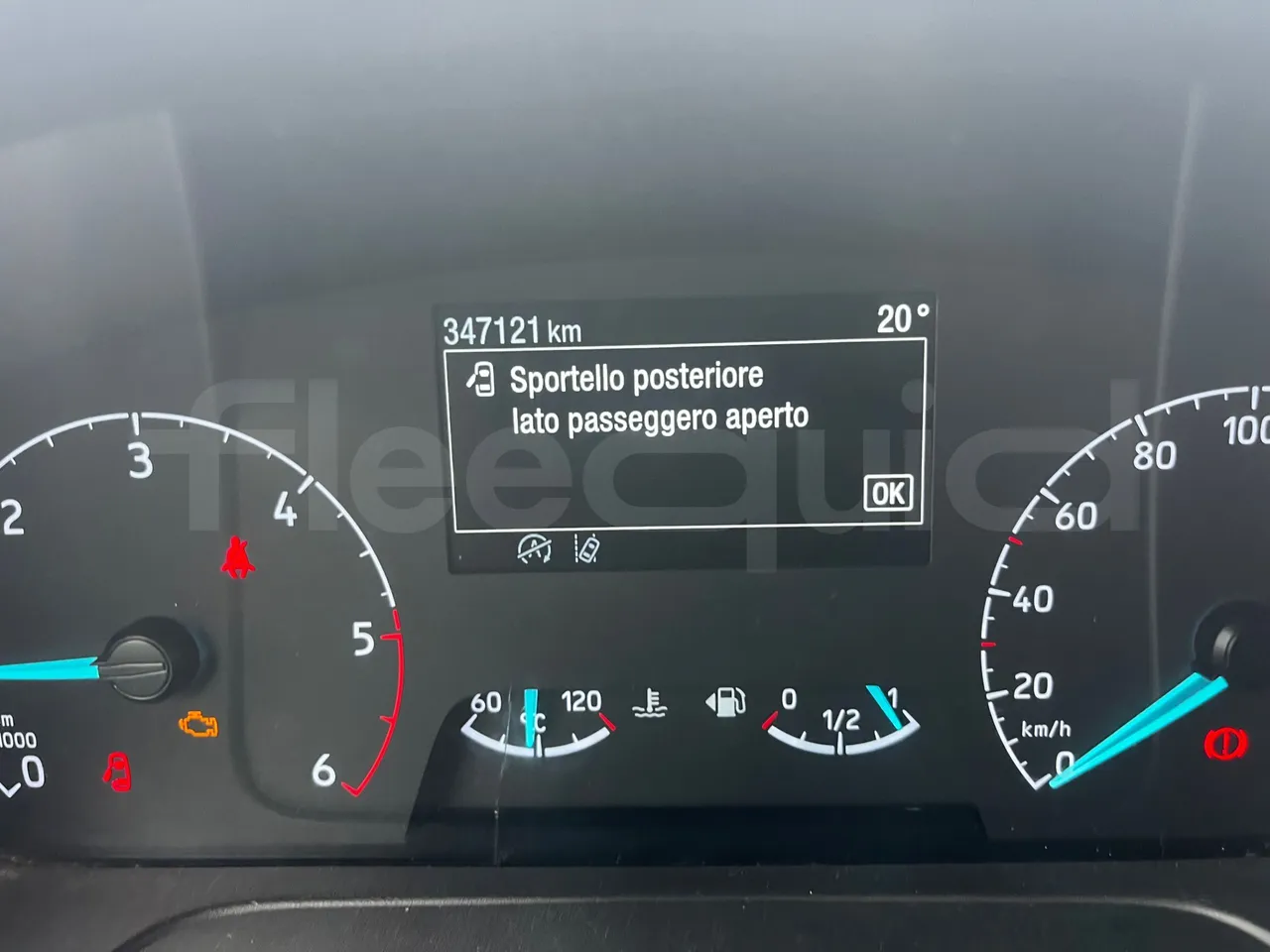 Ford Transit FBD - Euro 6 - 125 kW - 6.704 mt - dashboard lights on