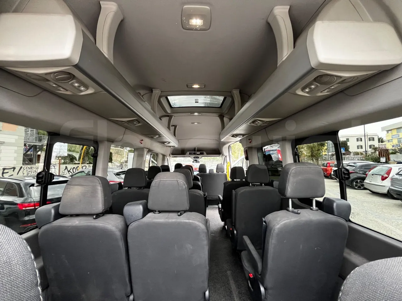 Ford Transit FBD - Euro 6 - 125 kW - 6.704 mt - forward view middle aisle