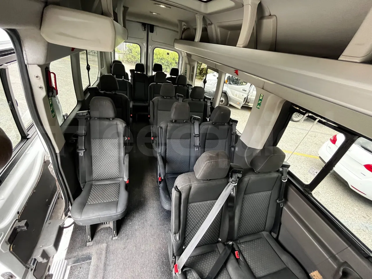 Ford Transit FBD - Euro 6 - 125 kW - 6.704 mt - reverse view middle aisle