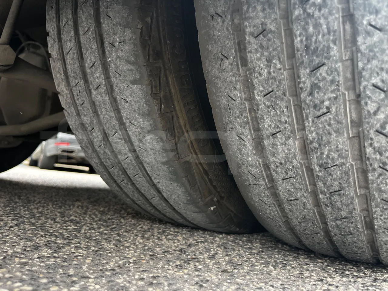 Ford Transit FBD - Euro 6 - 125 kW - 6.704 mt - tread condition front tires left