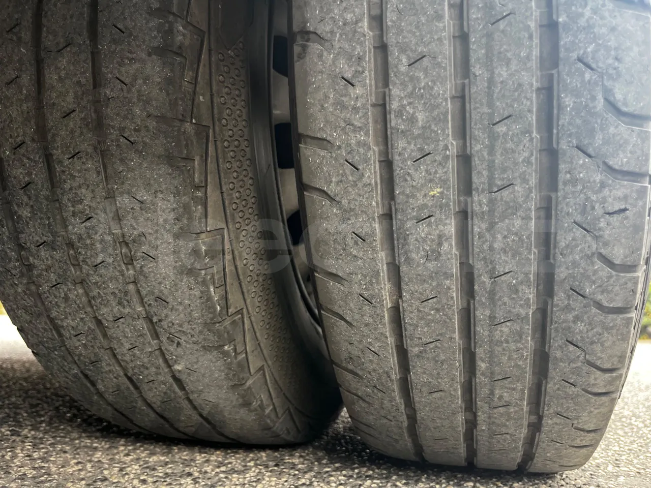 Ford Transit FBD - Euro 6 - 125 kW - 6.704 mt - tread condition second axle tires left