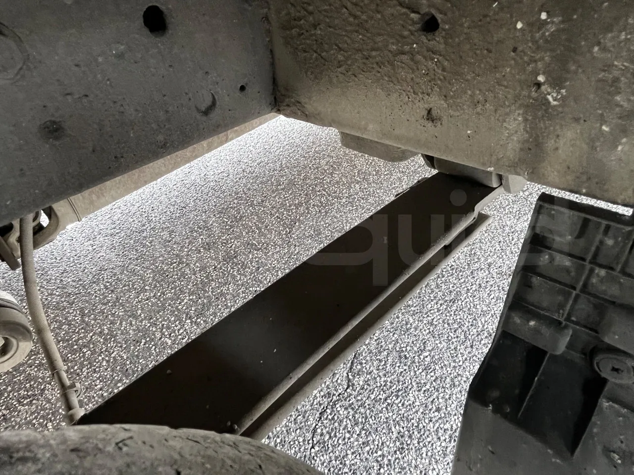 Ford Transit FBD - Euro 6 - 125 kW - 6.704 mt - axle 2 shock absorbers 2 left