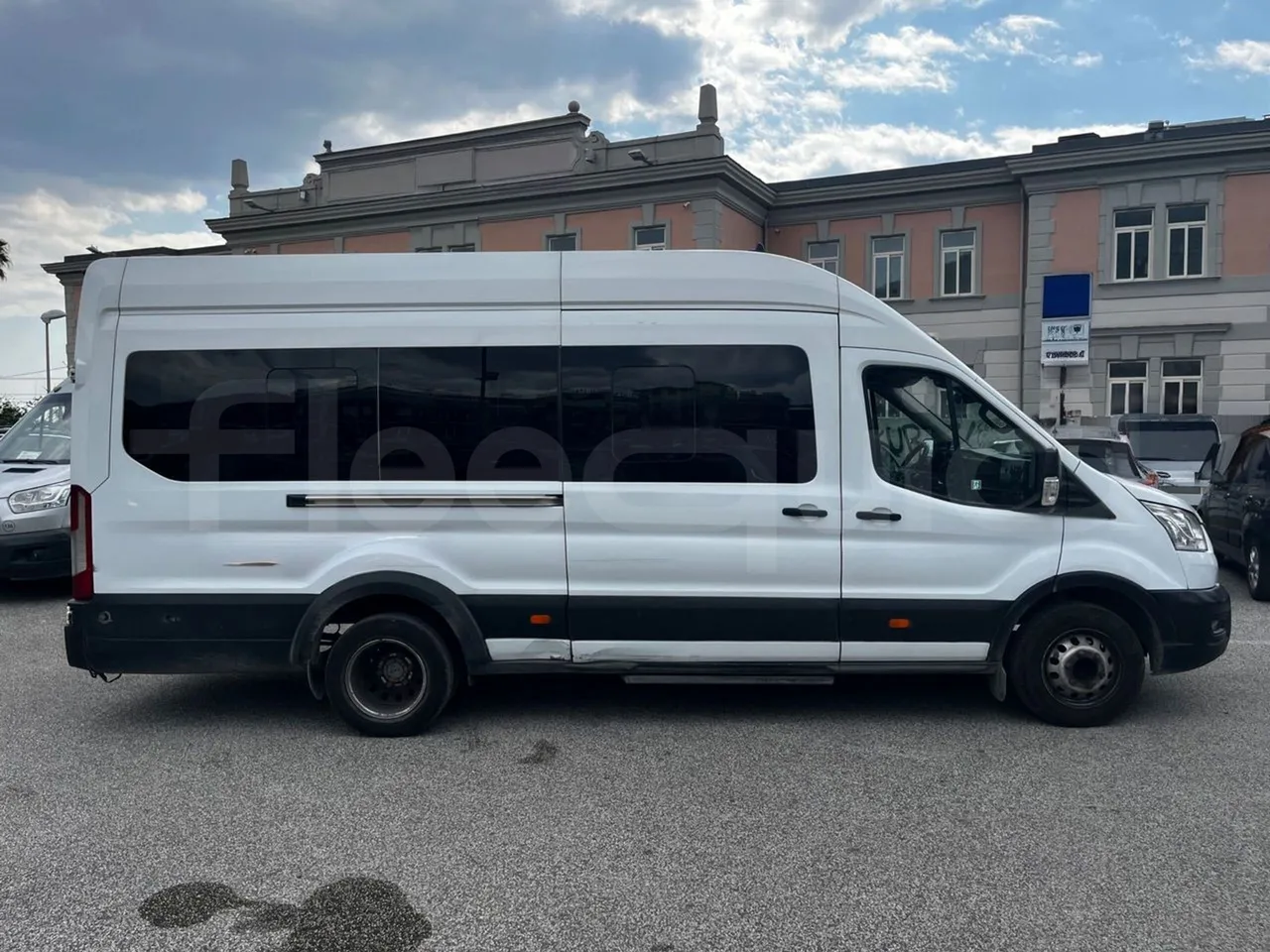 Ford Transit FBD - Euro 6 - 125 kW - 6.704 mt - right side doors closed
