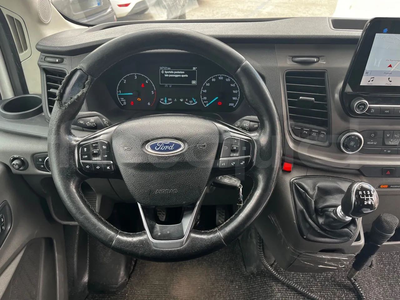 Ford Transit FBD - Euro 6 - 125 kW - 6.704 mt - steering wheel photo