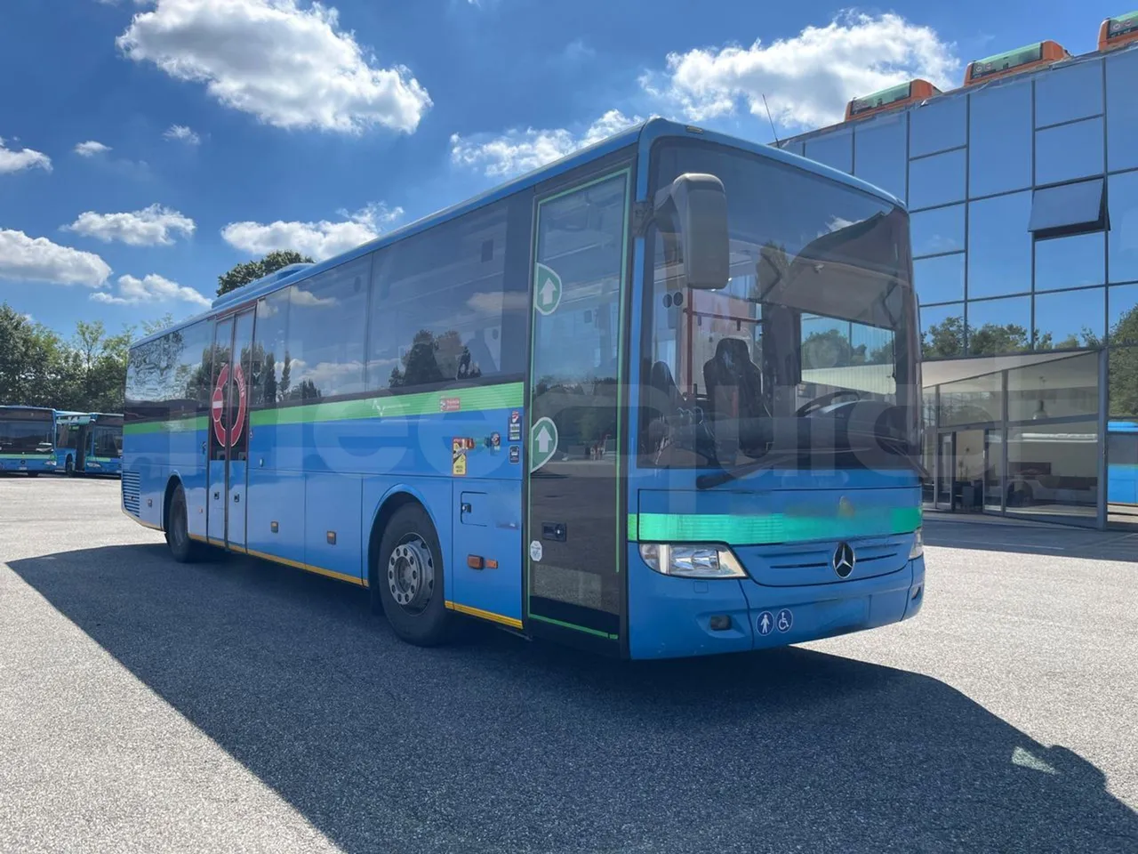Mercedes-Benz Integro E5 4 - EUR5 - 220kW - 12.14m - 3/4 front right doors (mandatory for bus to scrap)