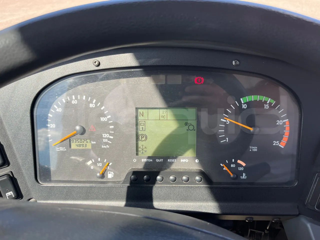 Mercedes-Benz Integro E5 4 - EUR5 - 220kW - 12.14m - dashboard lights on