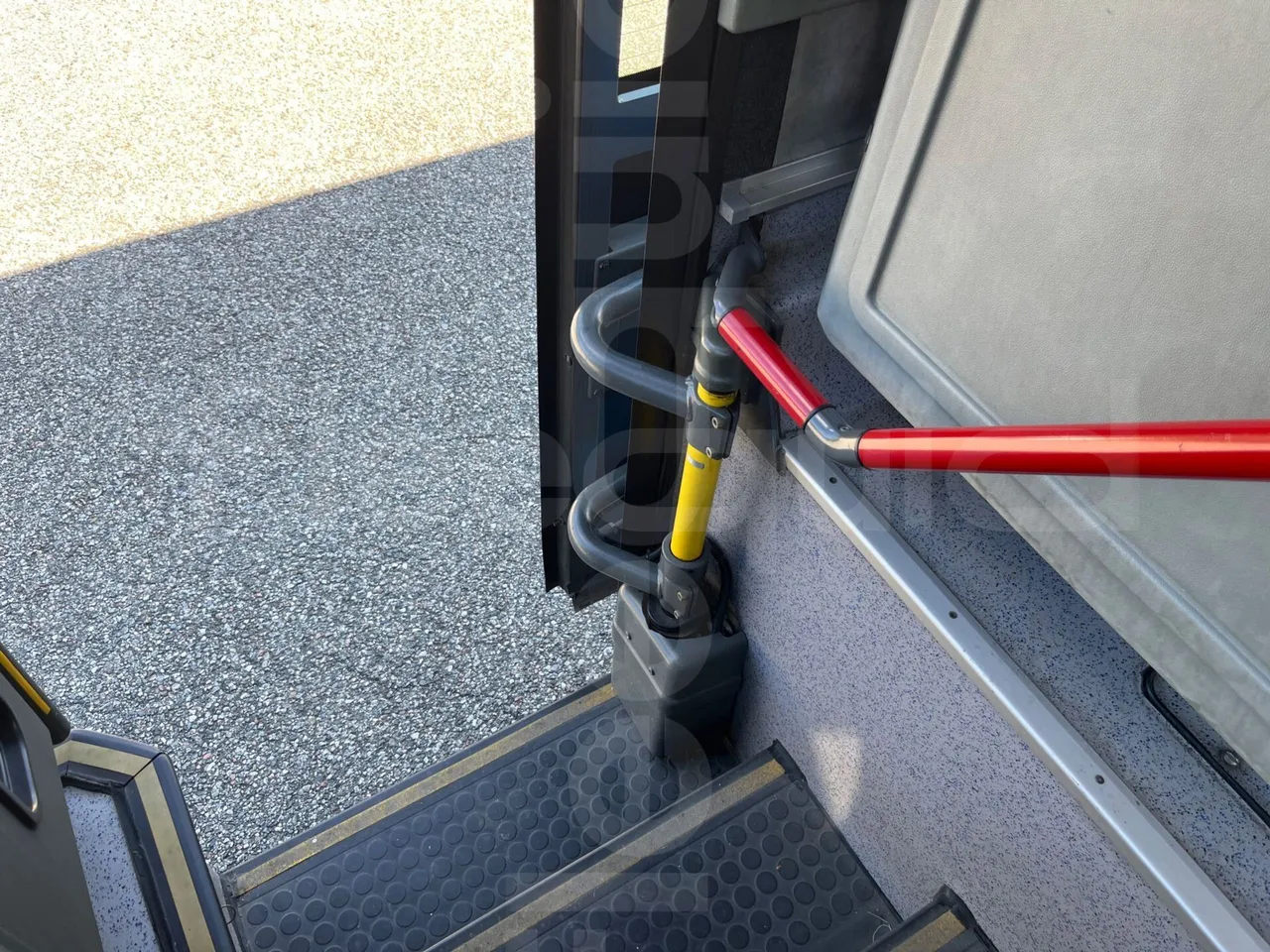 Mercedes-Benz Integro E5 4 - EUR5 - 220kW - 12.14m - door mechanism photo