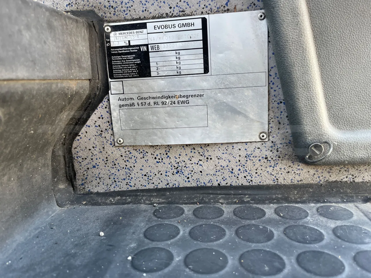 Mercedes-Benz Integro E5 4 - EUR5 - 220kW - 12.14m - vehicle plate photo